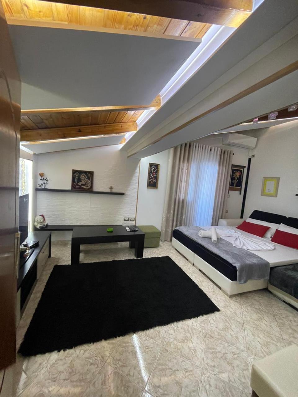Vila Katalea Гирокастра Экстерьер фото